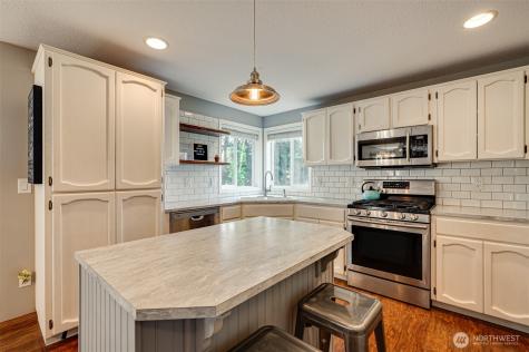 302 Pine Street Woodland WA 98674