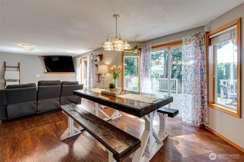 302 Pine Street Woodland WA 98674