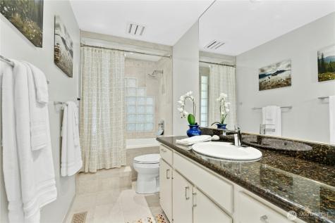 21010 NE 33rd Place Sammamish WA 98074