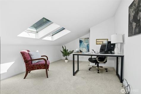 21010 NE 33rd Place Sammamish WA 98074