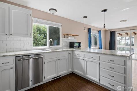 1433 Martha Way Oak Harbor WA 98277