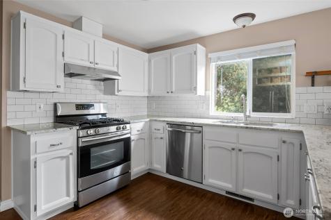 1433 Martha Way Oak Harbor WA 98277