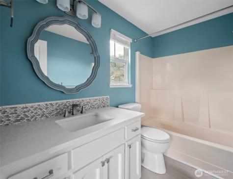 1433 Martha Way Oak Harbor WA 98277