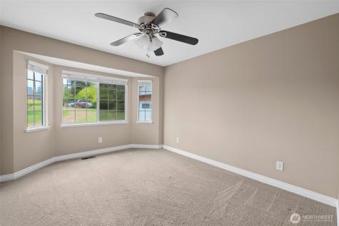 1433 Martha Way Oak Harbor WA 98277
