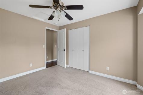 1433 Martha Way Oak Harbor WA 98277