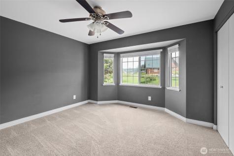 1433 Martha Way Oak Harbor WA 98277