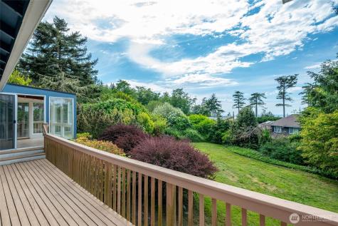 1433 Martha Way Oak Harbor WA 98277