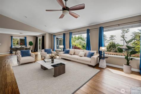 1433 Martha Way Oak Harbor WA 98277