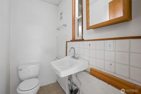 1433 Martha Way Oak Harbor WA 98277