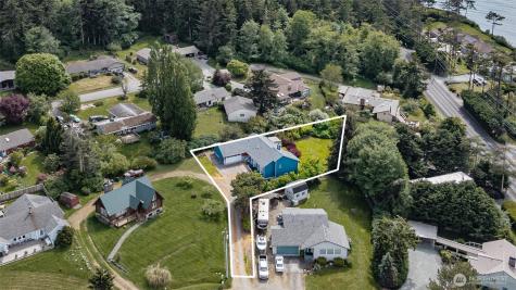 1433 Martha Way Oak Harbor WA 98277