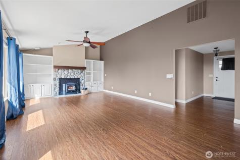 1433 Martha Way Oak Harbor WA 98277