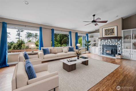 1433 Martha Way Oak Harbor WA 98277