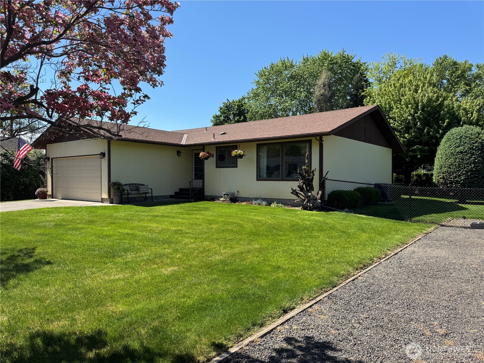 908 S 6th Dayton WA 99328