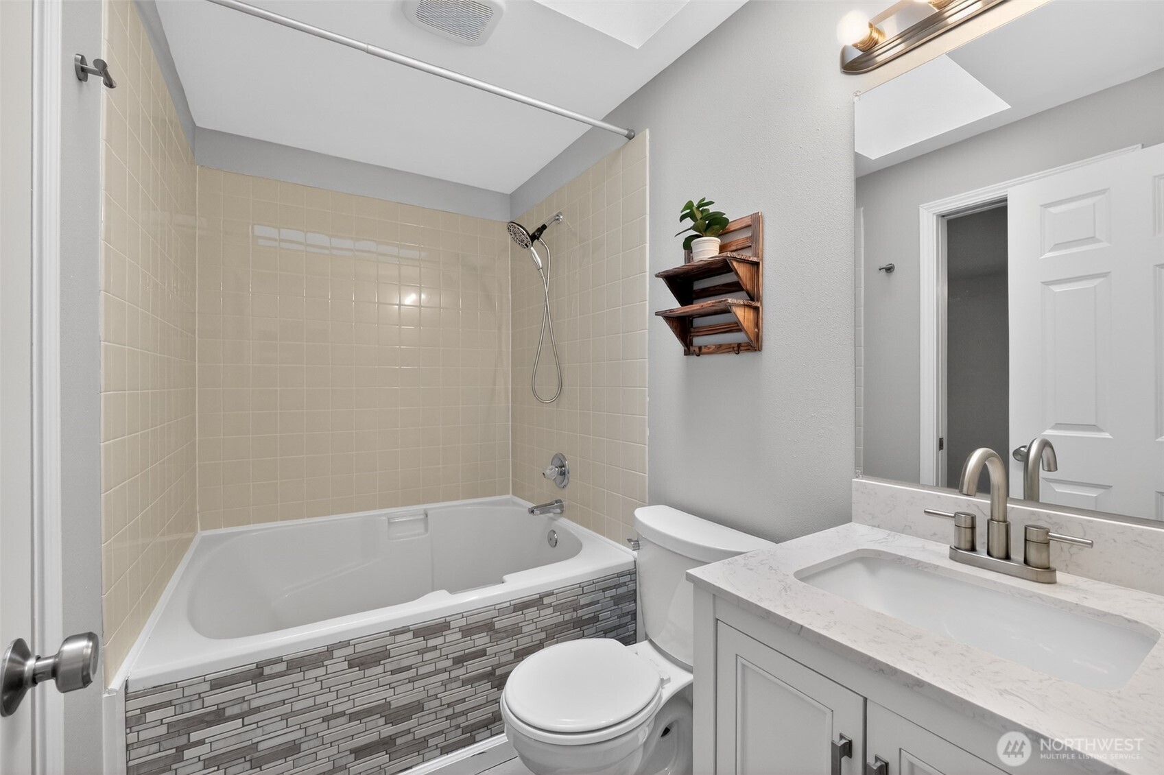 2636 NE Coventry Place Bremerton WA 98311
