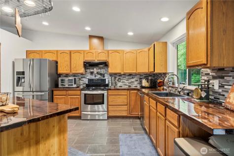 5202 383rd Street E Eatonville WA 98328