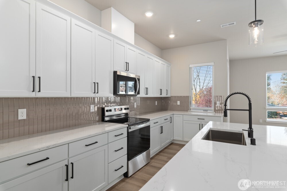 6609 S 128th Street Seattle WA 98178