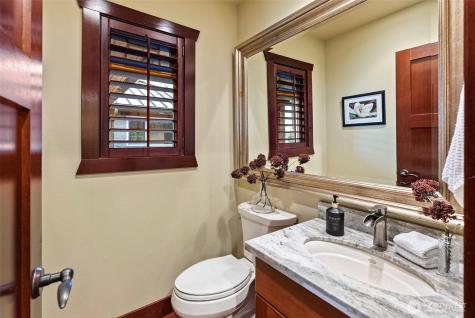 6916 Soundview Drive Gig Harbor WA 98335