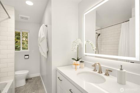 4615 88th Avenue SE Mercer Island WA 98040