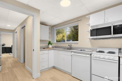 4615 88th Avenue SE Mercer Island WA 98040