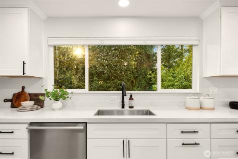 4615 88th Avenue SE Mercer Island WA 98040