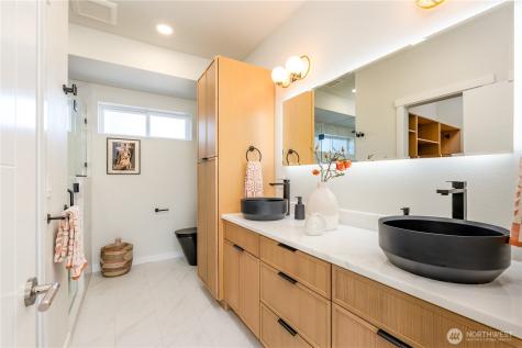 5114 15th Avenue S Seattle WA 98108