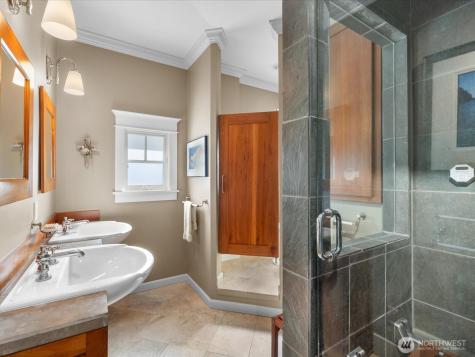 603 Warren Avenue Everett WA 98201