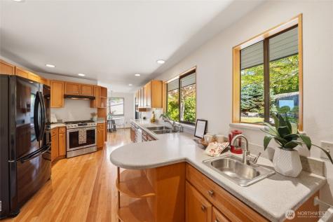 10248 Richwood Avenue NW Seattle WA 98177