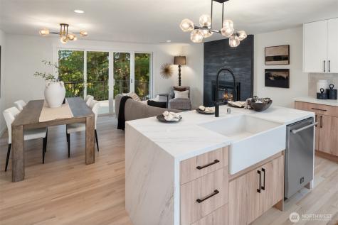 1023 109th Avenue SE Bellevue WA 98004