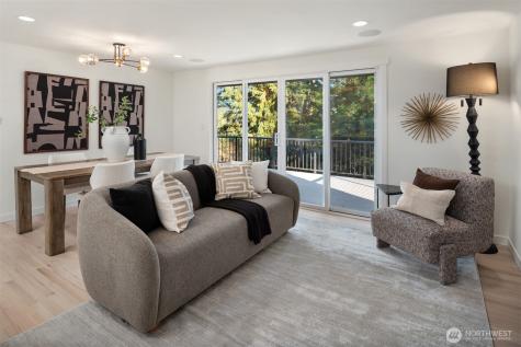 1023 109th Avenue SE Bellevue WA 98004