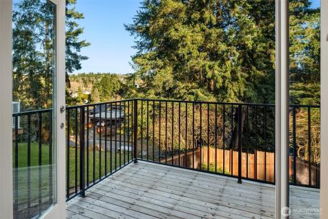 1023 109th Avenue SE Bellevue WA 98004