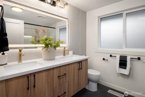 1023 109th Avenue SE Bellevue WA 98004