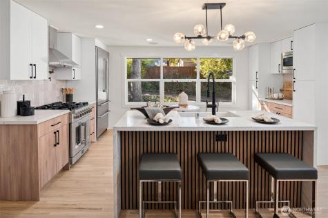 1023 109th Avenue SE Bellevue WA 98004