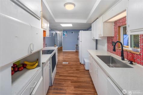 15713 81st Street E Puyallup WA 98372