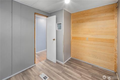 15713 81st Street E Puyallup WA 98372