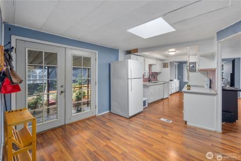 15713 81st Street E Puyallup WA 98372