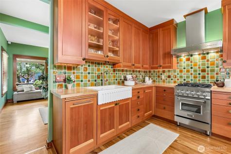 1514 NE 70th Street Seattle WA 98115