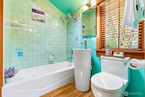 1514 NE 70th Street Seattle WA 98115