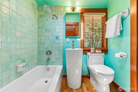 1514 NE 70th Street Seattle WA 98115