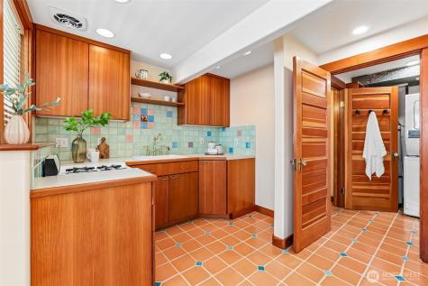 1514 NE 70th Street Seattle WA 98115