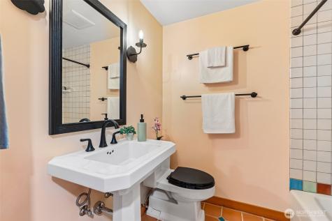 1514 NE 70th Street Seattle WA 98115