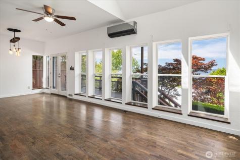 2364 Hobart Avenue SW Seattle WA 98116