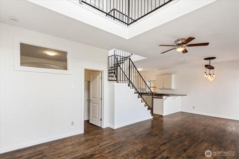 2364 Hobart Avenue SW Seattle WA 98116