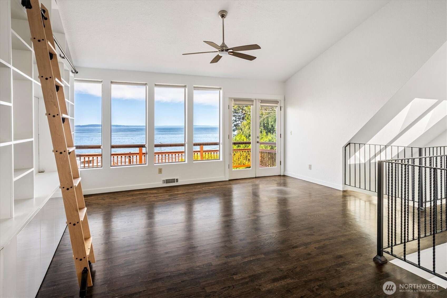 2364 Hobart Avenue SW Seattle WA 98116
