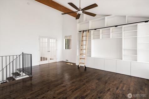 2364 Hobart Avenue SW Seattle WA 98116