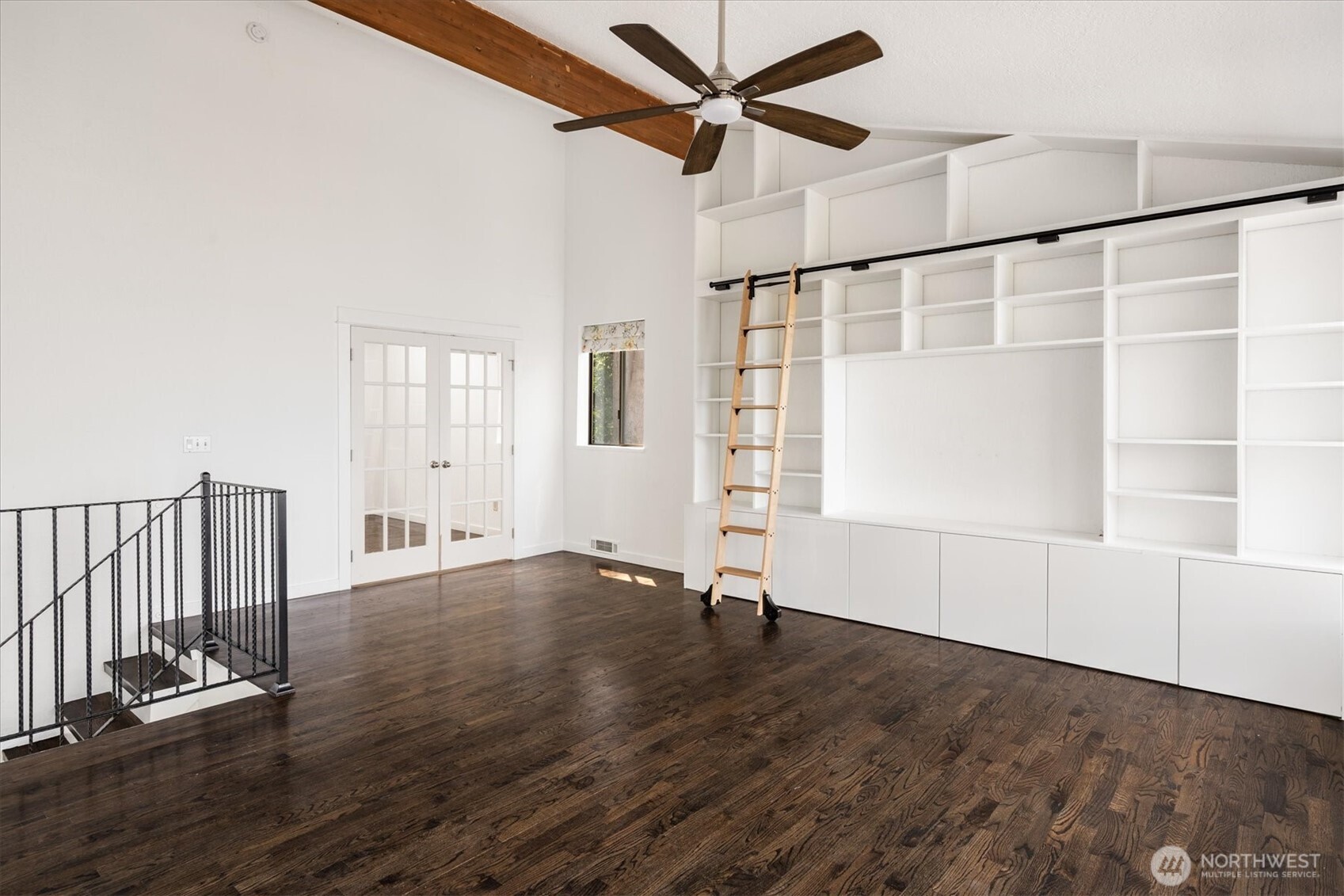 2364 Hobart Avenue SW Seattle WA 98116