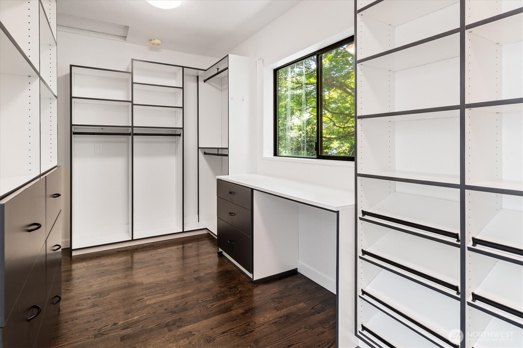 2364 Hobart Avenue SW Seattle WA 98116