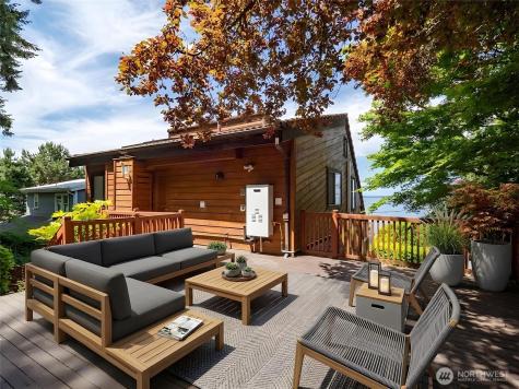 2364 Hobart Avenue SW Seattle WA 98116