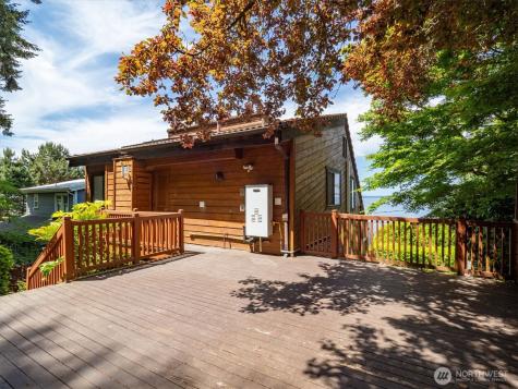 2364 Hobart Avenue SW Seattle WA 98116