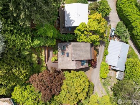 2364 Hobart Avenue SW Seattle WA 98116