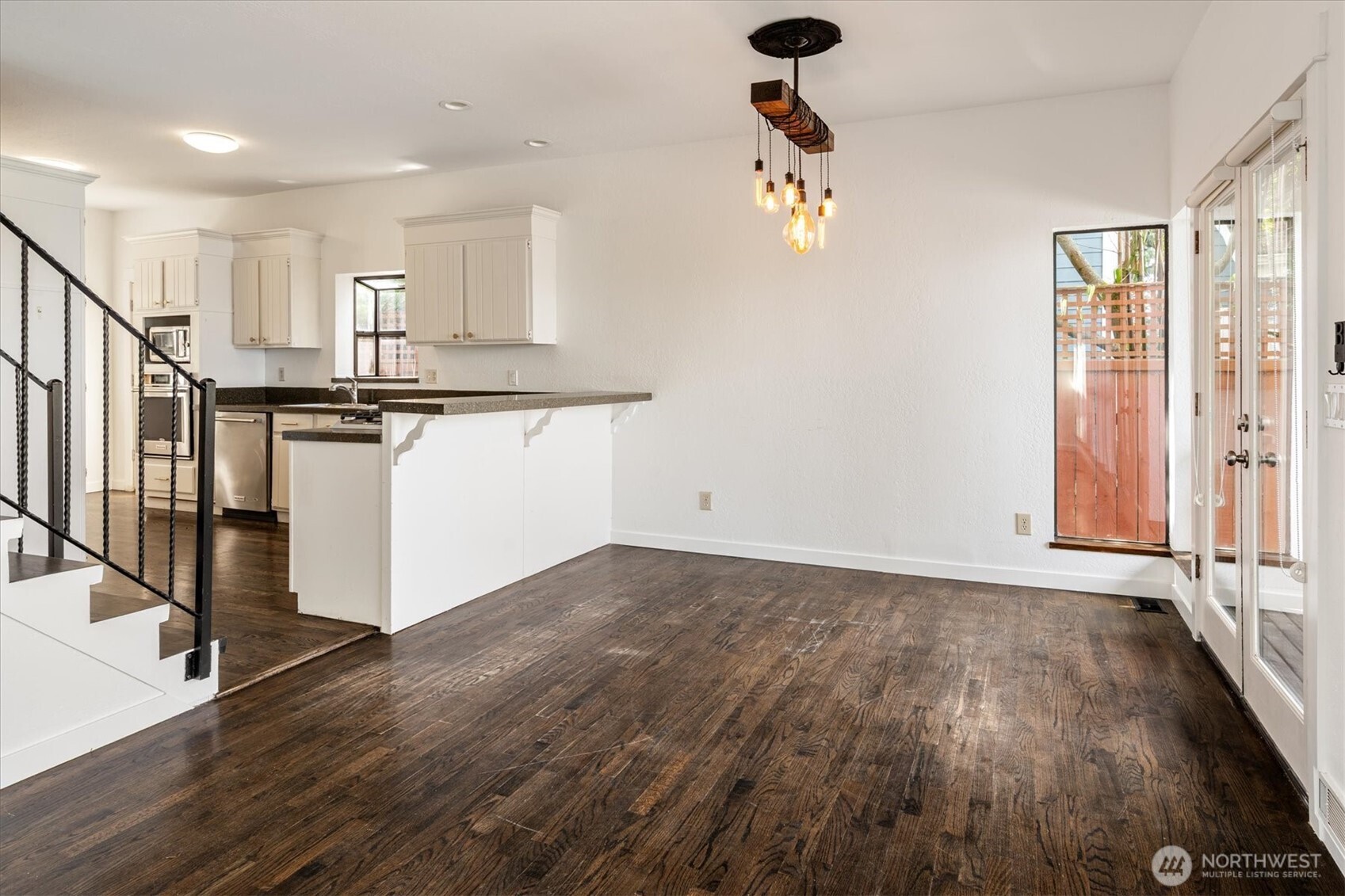 2364 Hobart Avenue SW Seattle WA 98116